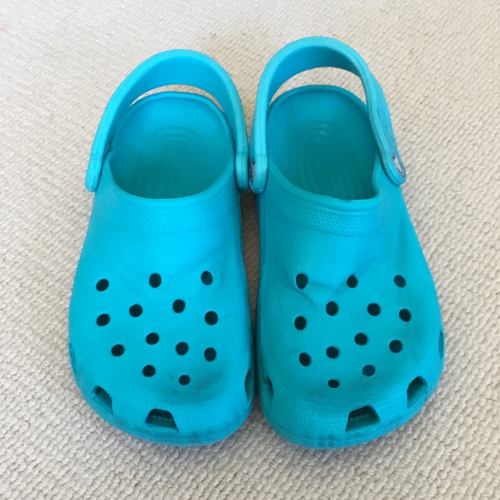 Woman’s Lightweight Teal Slip-On Clogs with Back Strap